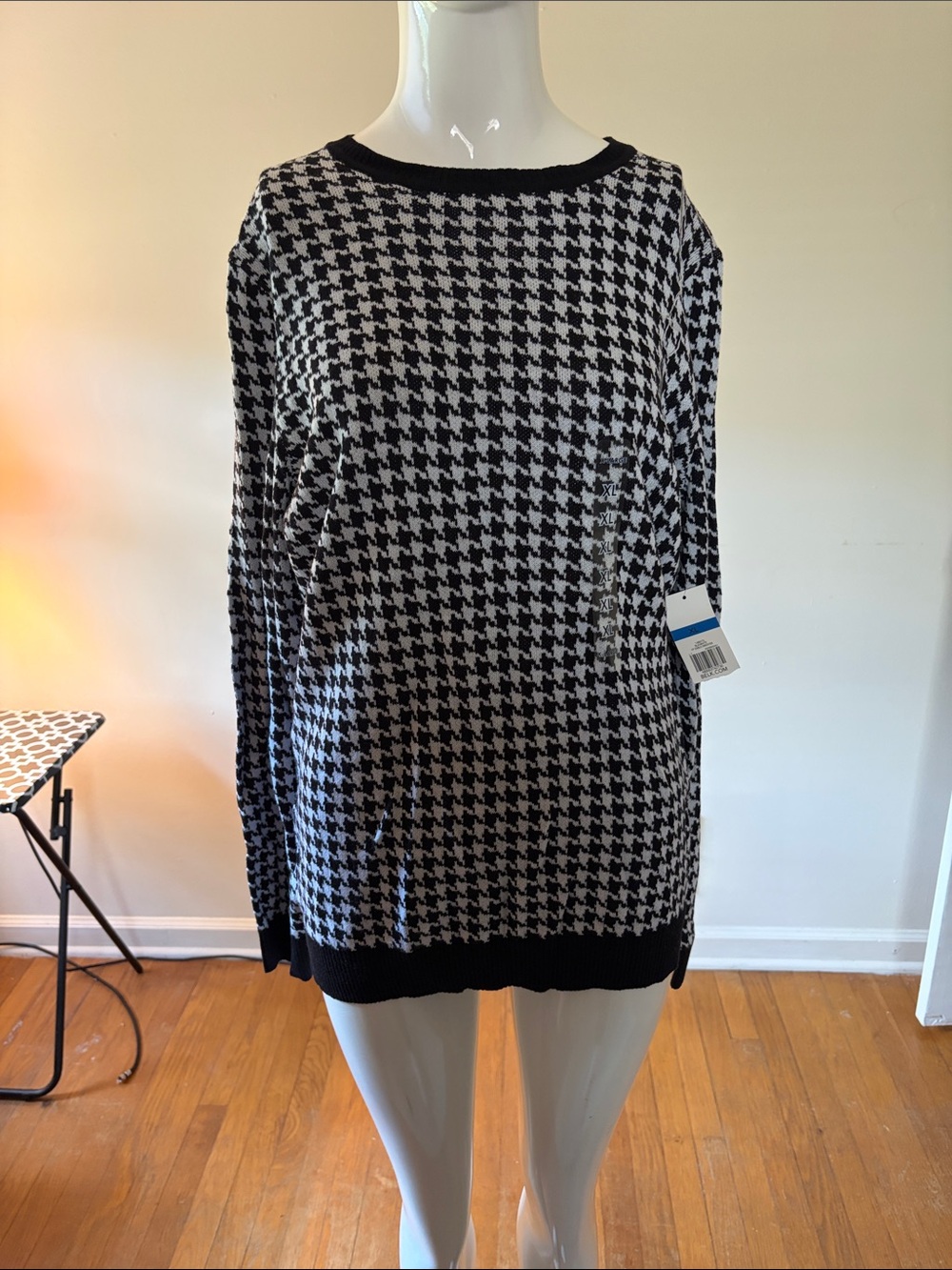NWT! Kim Rogers Black & White Houndstooth Crewneck Sweater